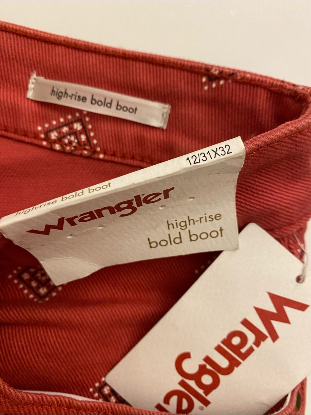 Red Wrangler High Rise Bold Boot Jeans in Diamond Bay Size US12/31 x 32 NWT - Picture 3 of 3